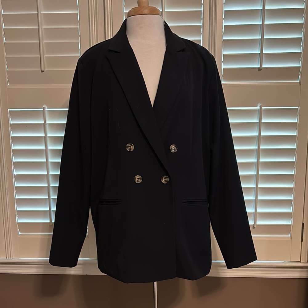 Black Blazer with Structured Shoulders